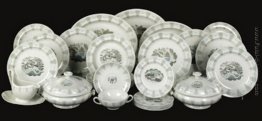 Un intero servizio di 'Viaggi', progettato per Wedgwood Un intero servizio di 'Viaggi', progettato per Wedgwood