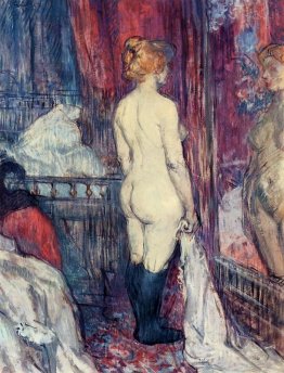 In piedi nudo davanti a uno specchio In piedi nudo davanti a uno specchio