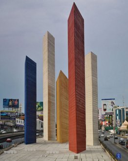 Torres de Satélite (collaborazione con Luis Barragán e Jesús Rey Torres de Satélite (collaborazione con Luis Barragán e Jesús Rey