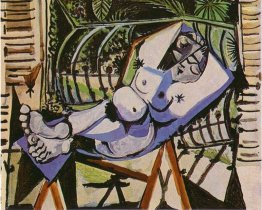 Nudo femminile vicino al giardino Nudo femminile vicino al giardino