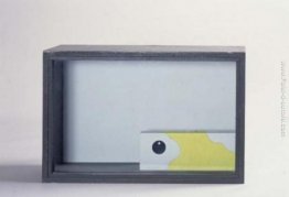 Cena incompreensível mas talvez decisiva na cadeira um desconhec Cena incompreensível mas talvez decisiva na cadeira um desconhec