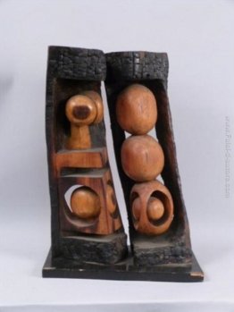 Scultura in legno intagliato astratto Scultura in legno intagliato astratto