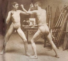 Due ragazzi nudi pugilato in atelier