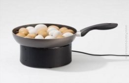 Kinetic Oggetto con uova e patate