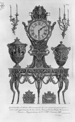 Un tavolo cinque zampe, muro Cervino, sormontata da un orologio