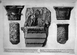 Frammento di un architrave e fregio, capitelli delle colonne e p