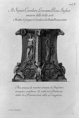 Antico altare di marmo nel palazzo della Farnesina