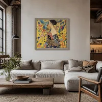Signora con ventaglio — Loft moderno
